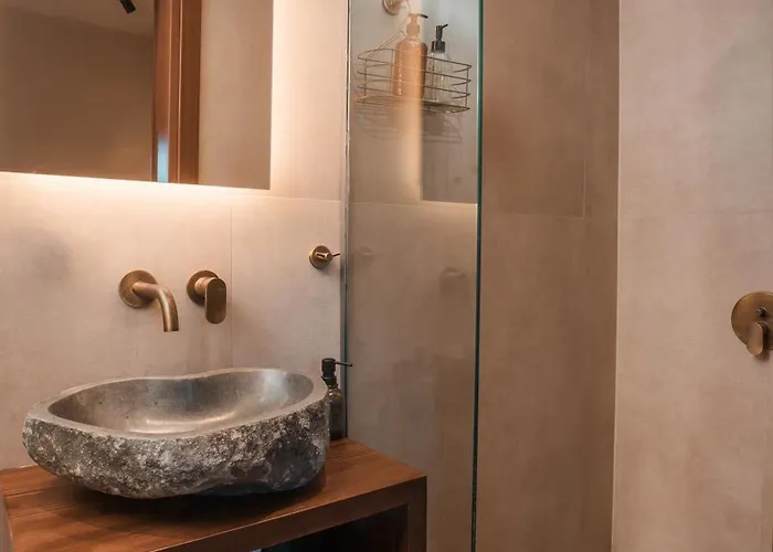 Il Borgο Rhodes City